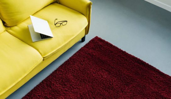 Como quitar las marcas de muebles en las alfombras