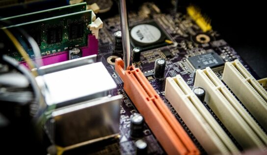 Redkom: «El mantenimiento informático ofrece ventaja tecnológica a las empresas»