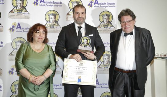 El Abogado D. David Sanchez Arrollo, recibe el Premio San Ivo a la Justicia Social