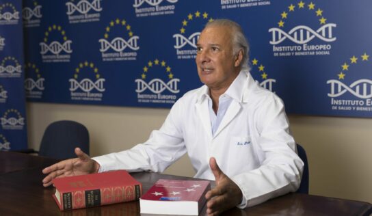 La hipertensión mal controlada provoca infartos e ictus según el profesor de cardiología, Manuel de la Peña