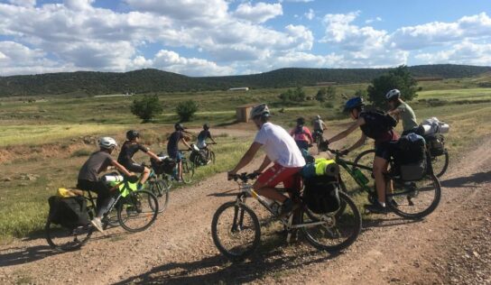 Alumnado de Escuela IDEO participa en «Pedaleo por un residuo cero», el reto colectivo de viajar en bicicleta sin residuos y contribuir a la conservación del medio ambiente