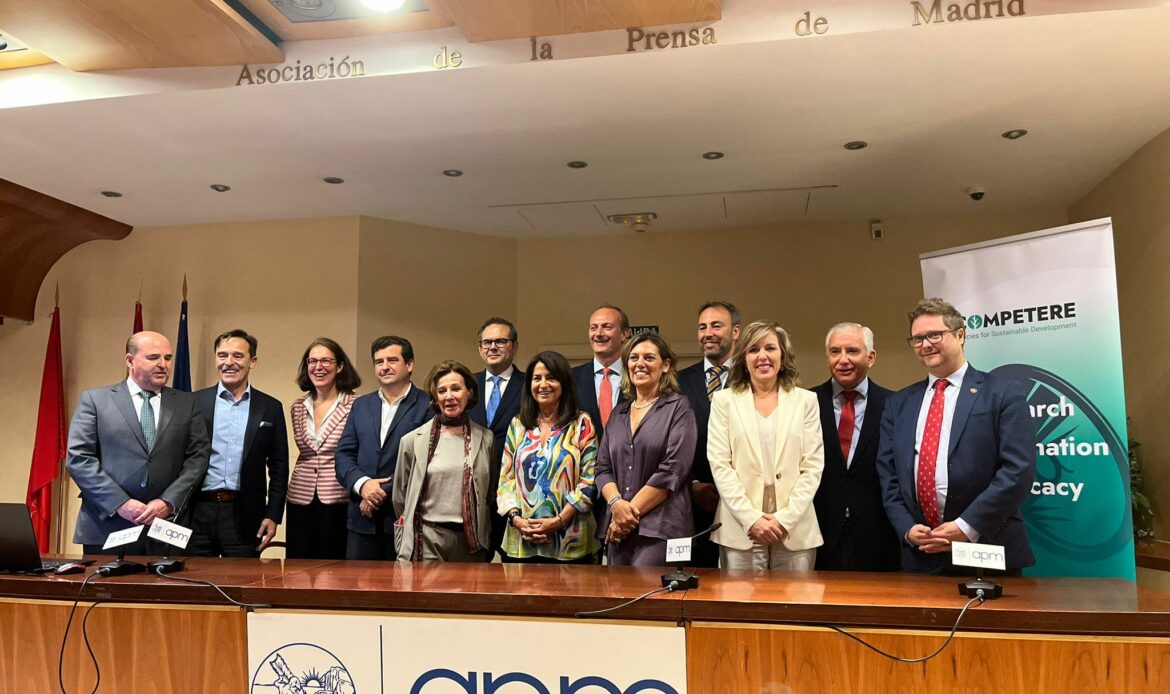 Representantes del sector alimentario y la política analizan los pros y contras del etiquetado frontal