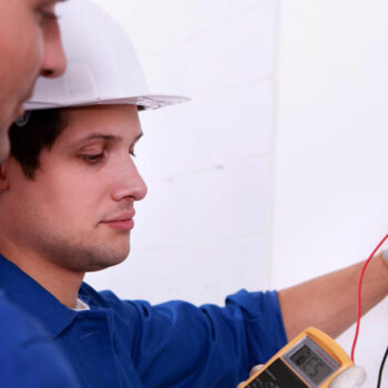 Problemas y averías eléctricas: la importancia de recurrir a profesionales