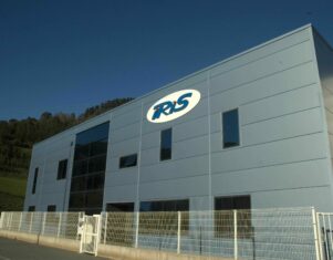 Iris Chains crece en el exterior exportando cadenas de alto rendimiento a los cinco continentes