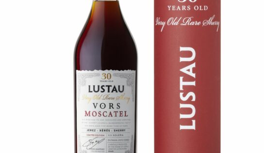 Bodegas Lustau amplía su gama de vinos más prestigiosa con el lanzamiento del nuevo Moscatel VORS