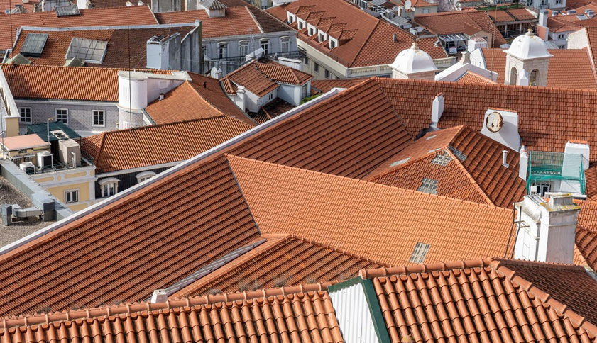 ¿Qué hacer si el tejado tiene goteras?