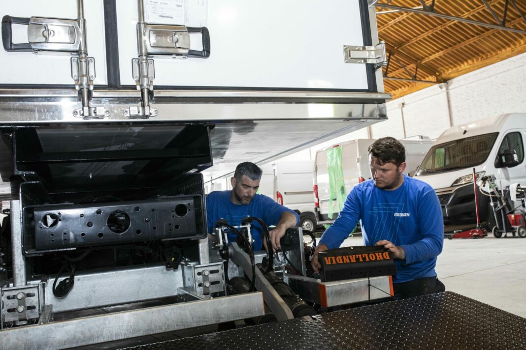 Igluvan se forma en manipulación segura de vehículos eléctricos con Renault y Maxus