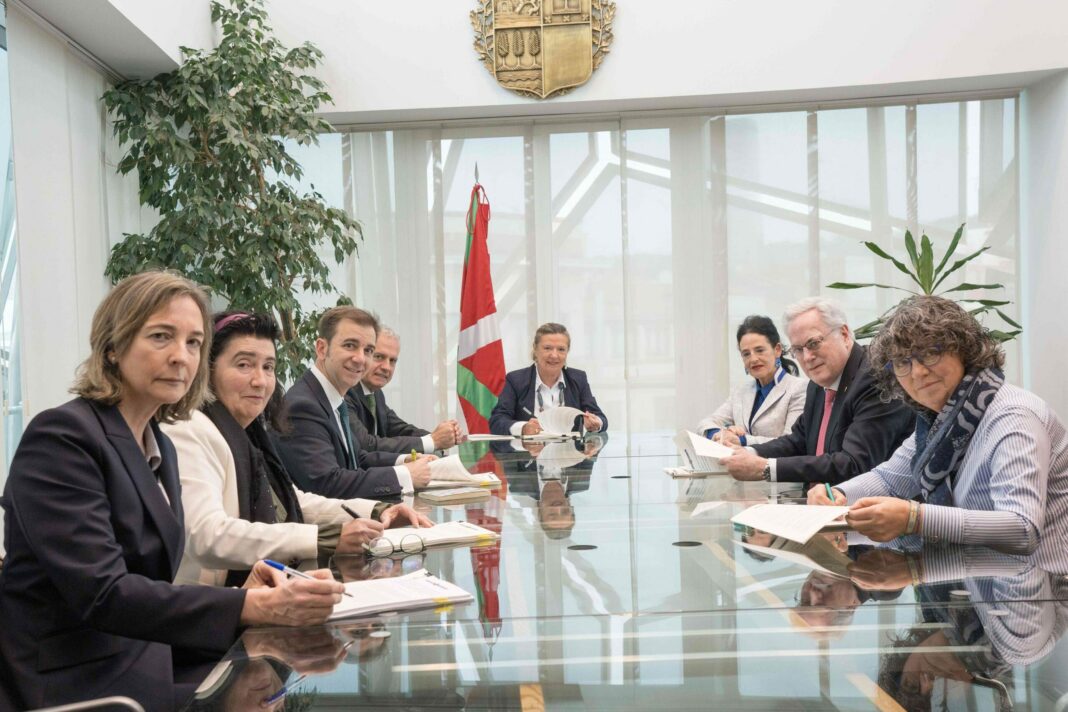 Departamento de Salud y Colegios Oficiales Farmacéuticos de Euskadi suscriben un nuevo concierto de prestación farmacéutica