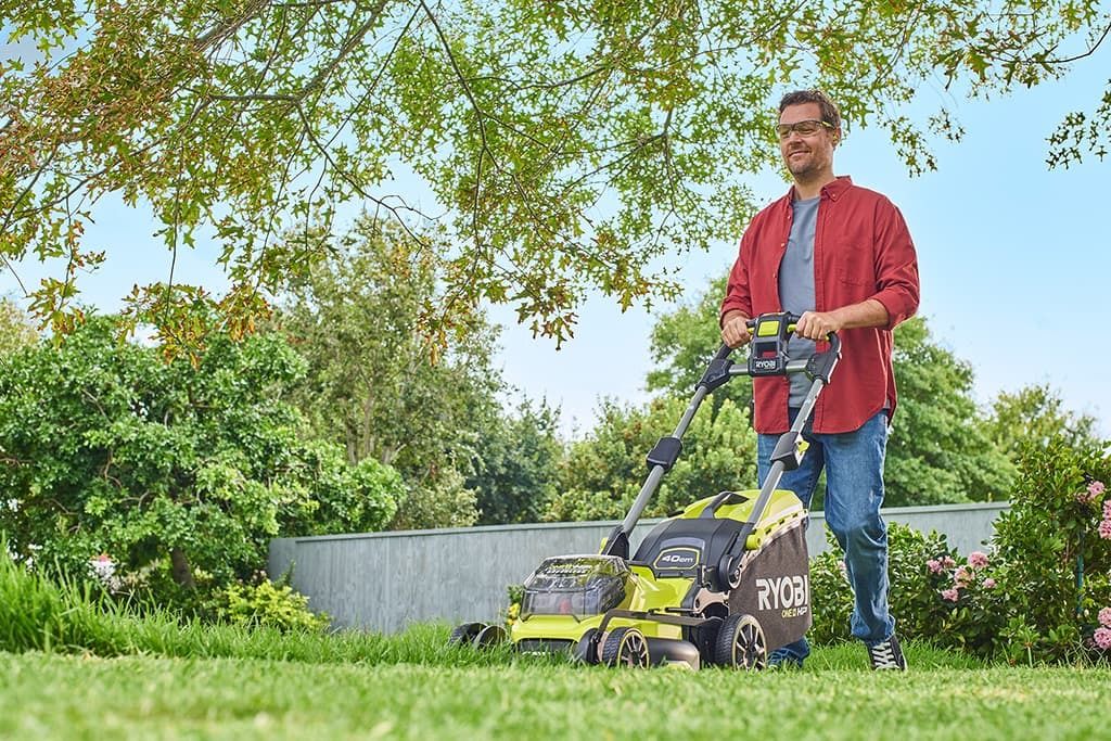 RYOBI presenta el mejor cortacésped a batería para esta temporada