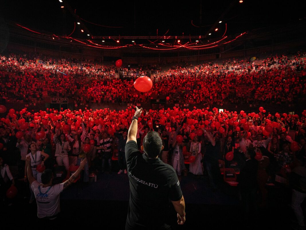 Nueva era de la formación: shows que llenan estadios hablando de educación financiera