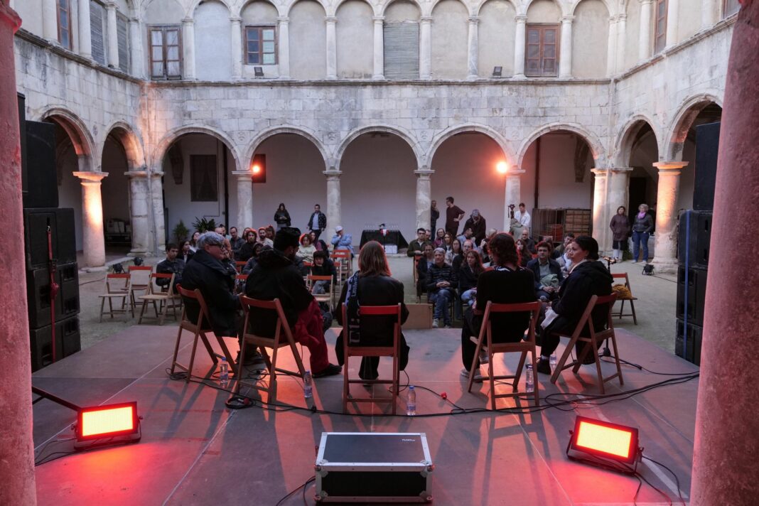 El Penedès pensa ‘Els altres’ en la setena edició del festival VilaPensa