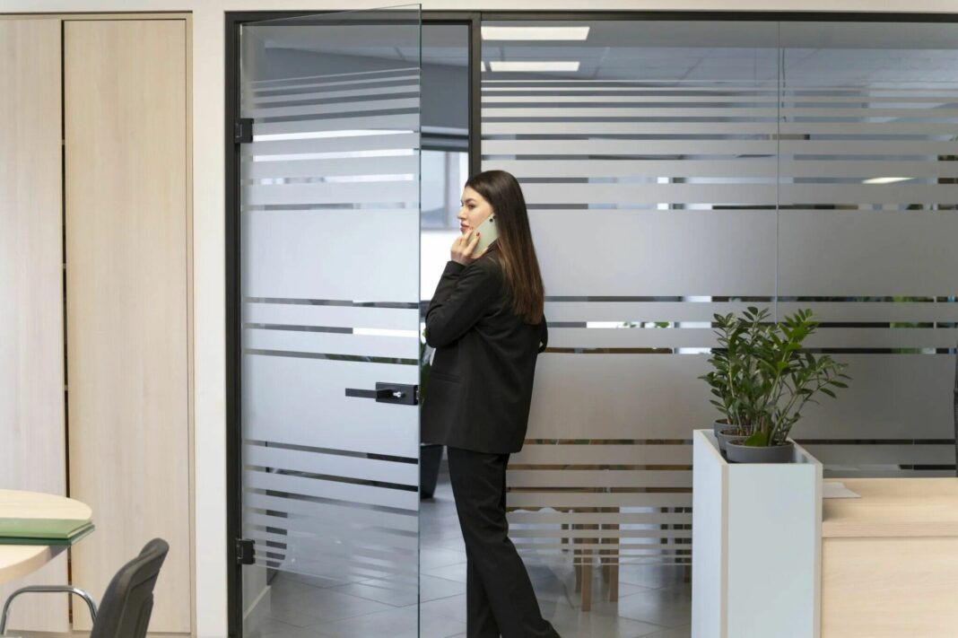 Aluvidal impulsa la innovación en espacios comerciales con soluciones de aluminio